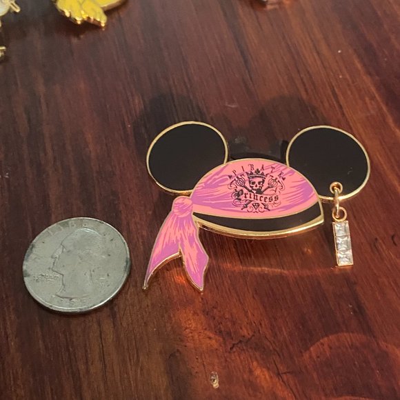 2007 Pirate Princess Pirates of the Caribbean Disney Parks Pin - Picture 2 of 5